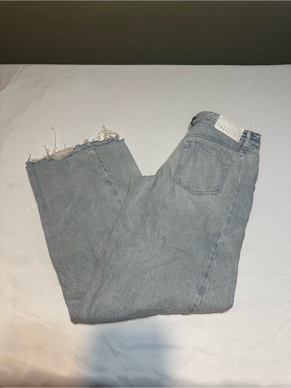 Pacific Sunwear low rise baggy  Relaxed Straight Jeans with Raw Hem